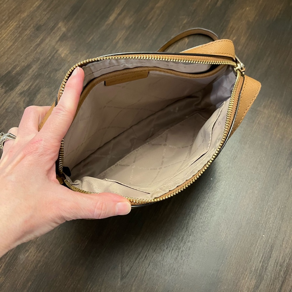 Michael Kors Tan and Cream Crossbody Bag - Picture 3 of 13
